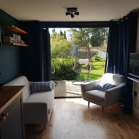 Modern 1-Bed Apartment, Plus Parking, Near Oxford And The Jr מראה חיצוני תמונה