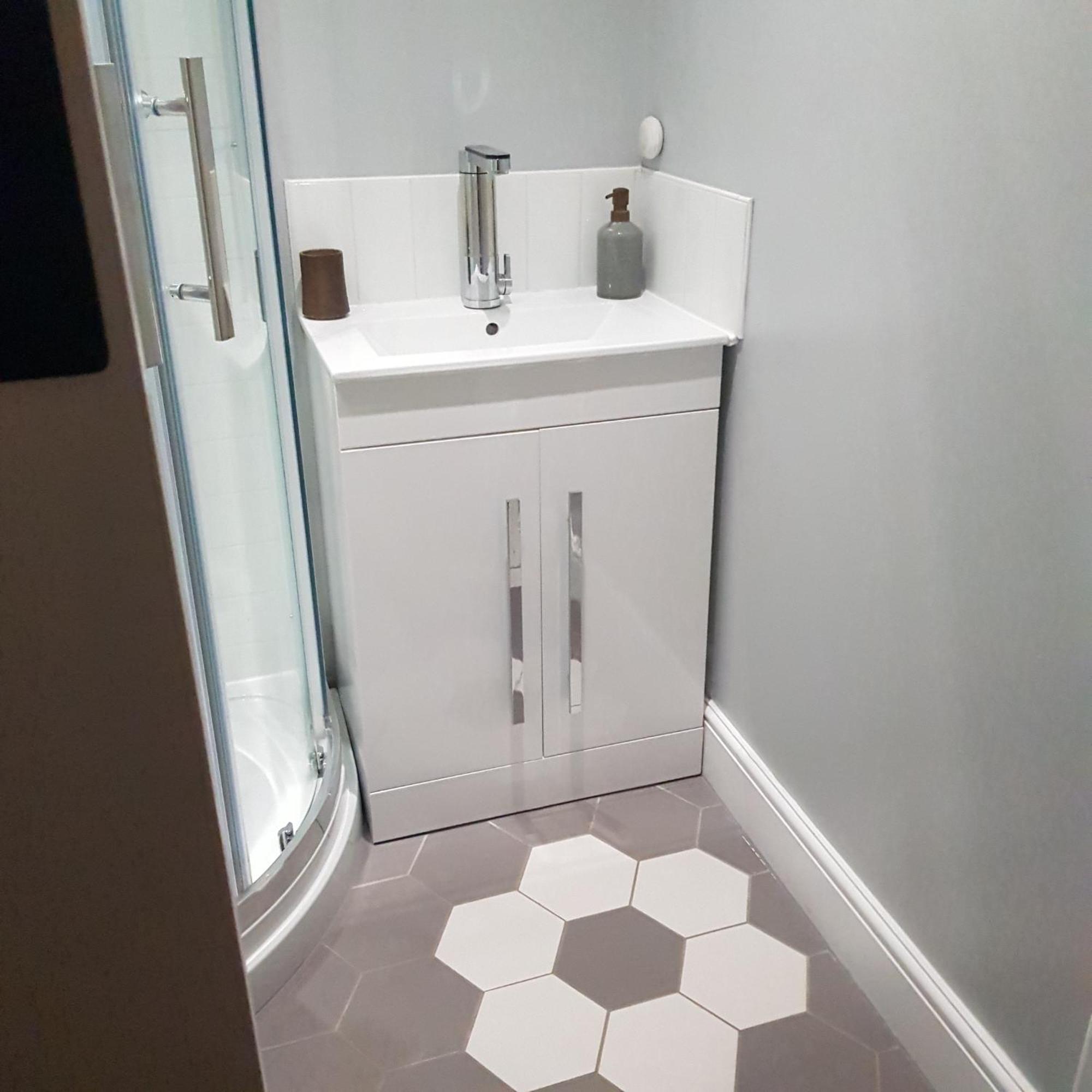 Modern 1-Bed Apartment, Plus Parking, Near Oxford And The Jr מראה חיצוני תמונה